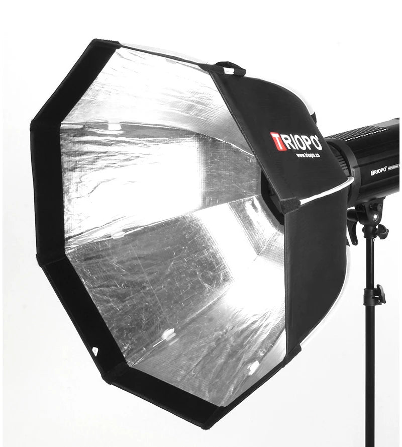 TRIOPO K90 – Softbox com Grelha e Montagem Bowens para luz contínua e Flash TRIOPO K90 – Softbox com Grelha e Montagem Bowens para luz contínua e Flash